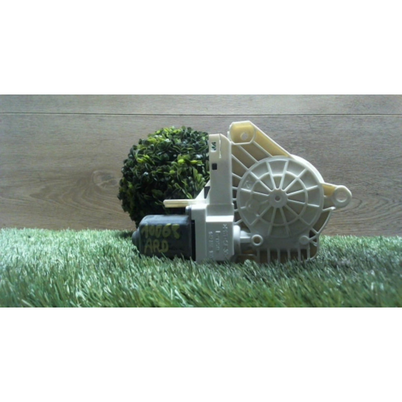 Moteur leve vitre arriere droit AUDI A4 3 AVANT PHASE 1 BREAK d’occasion