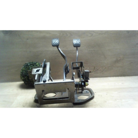 Pedalier SUZUKI SWIFT 3 d’occasion