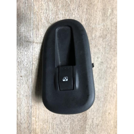 Interrupteur de leve vitre avant droit RENAULT KANGOO 2 PHASE 1 d’occasion