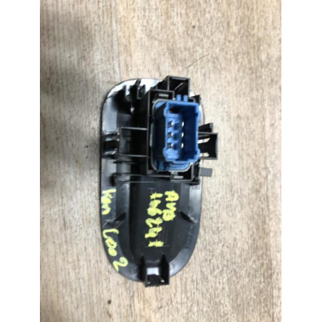 Interrupteur de leve vitre avant droit RENAULT KANGOO 2 PHASE 1 d’occasion