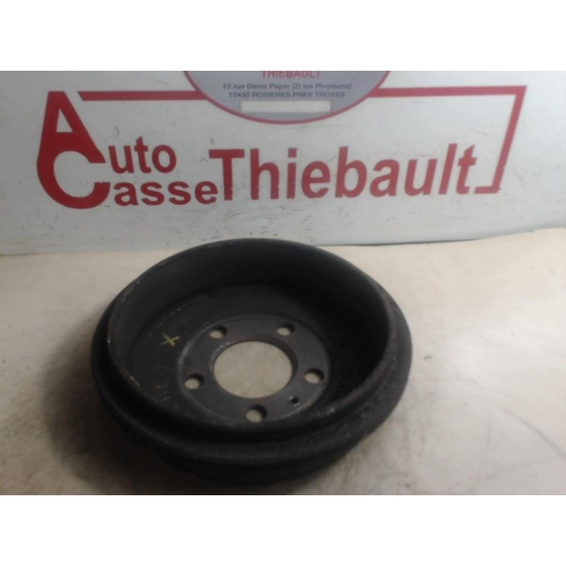 Tambour arriere gauche VOLKSWAGEN POLO IV (9N3) PHASE 2 d’occasion