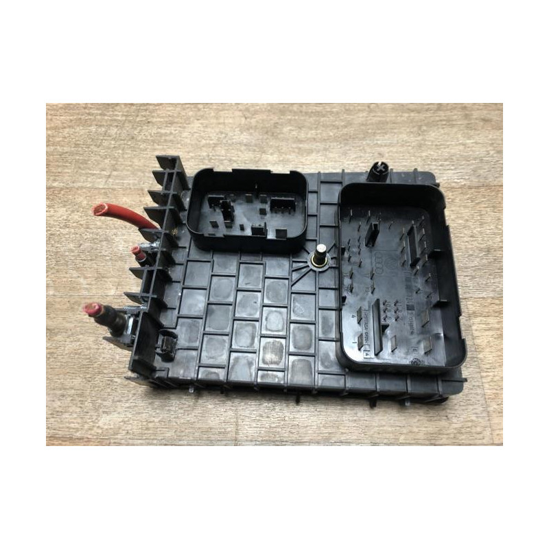 Porte fusible AUDI A3 2 PHASE 1 d’occasion