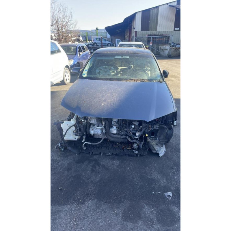 Porte fusible AUDI A3 2 PHASE 1 d’occasion