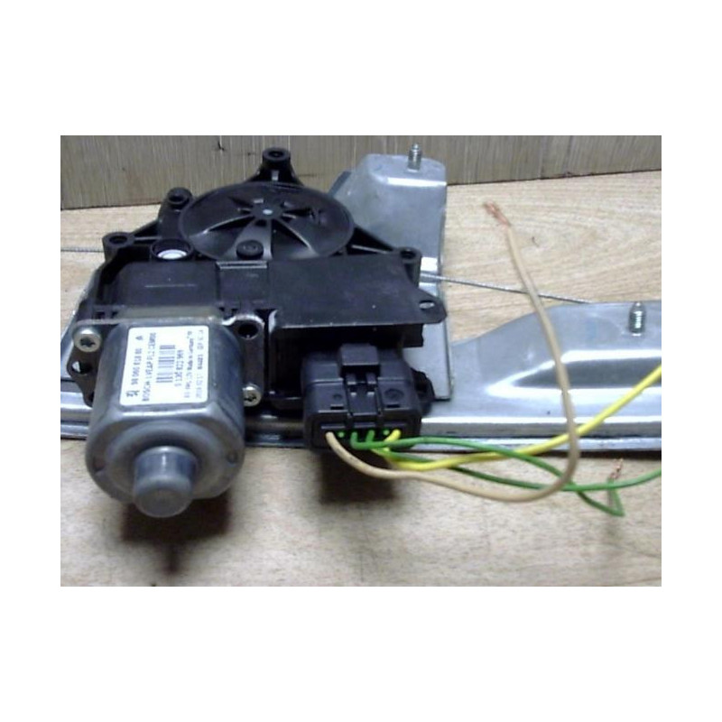 Leve vitre electrique avant gauche PEUGEOT 208 1 PHASE 2 d’occasion