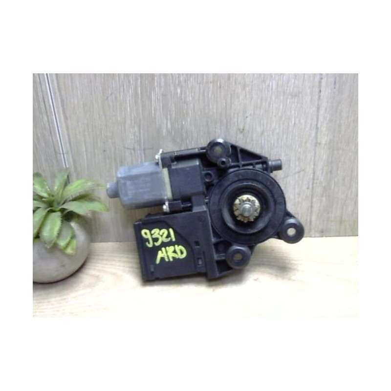 Moteur leve vitre arriere droit RENAULT SCENIC 3 PHASE 3 d’occasion