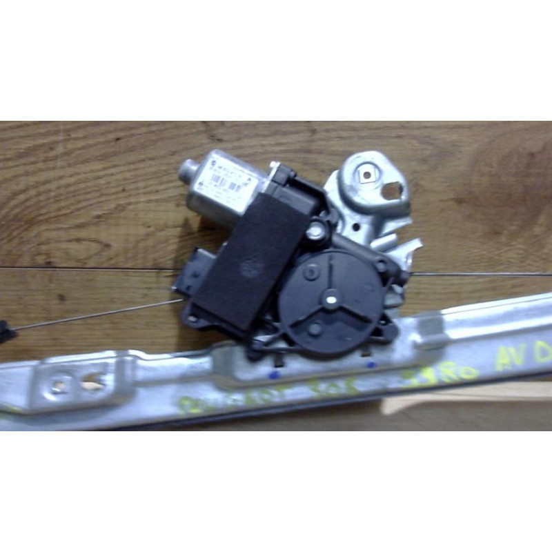 Leve vitre electrique avant droit PEUGEOT 308 1 PHASE 1 d’occasion