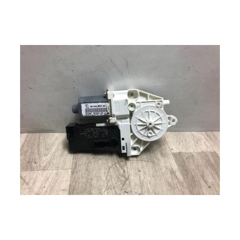 Moteur leve vitre avant droit PEUGEOT 407 COUPE d’occasion