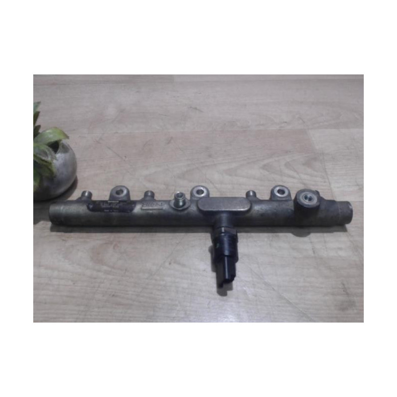 Rampe injection PEUGEOT 206 PHASE 1 d’occasion