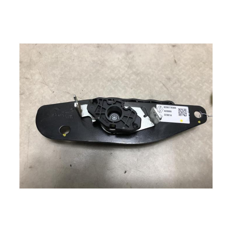 Poignee interieur porte de coffre gauche NISSAN INTERSTAR 2 d’occasion