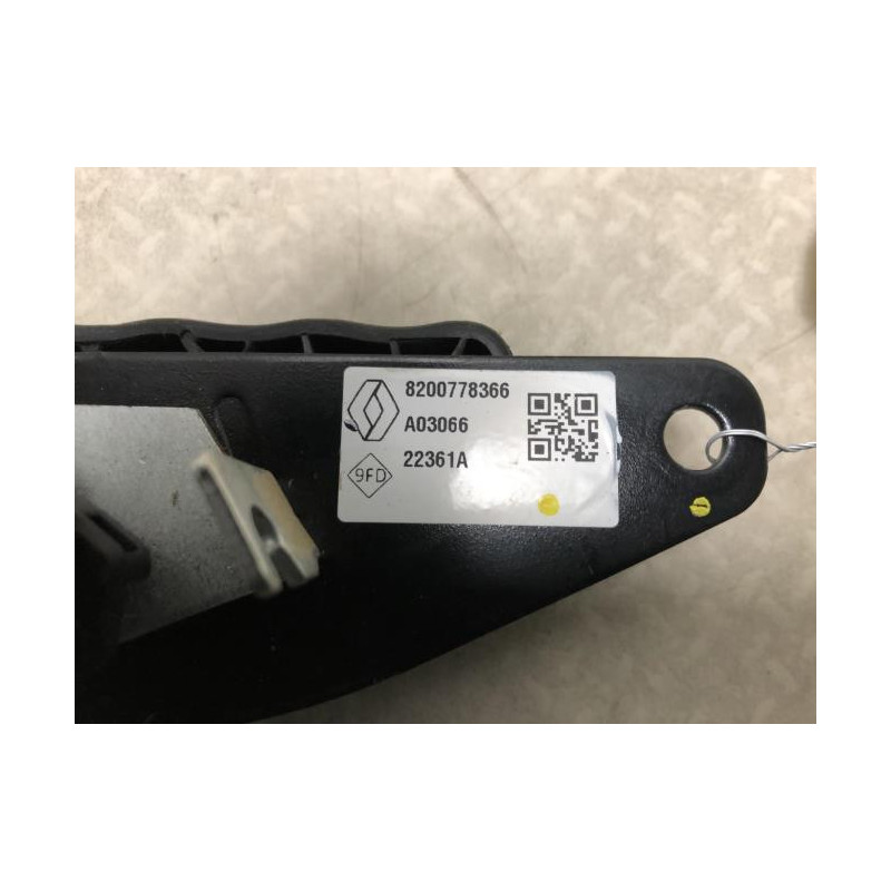 Poignee interieur porte de coffre gauche NISSAN INTERSTAR 2 d’occasion