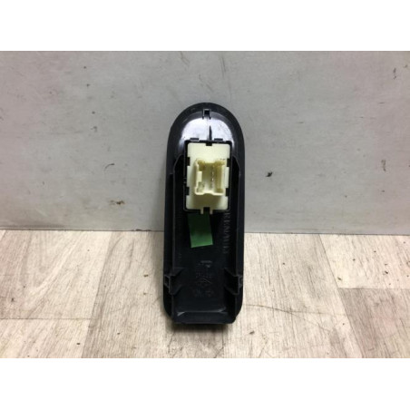 Interrupteur de leve vitre avant droit DACIA DUSTER 1 PHASE 2 d’occasion