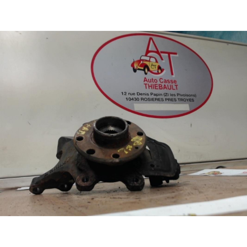 Fusee avant gauche OPEL  d’occasion