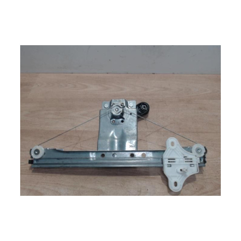 Leve vitre mecanique arriere droit RENAULT CLIO 4 PHASE 2 d’occasion