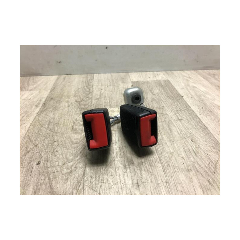 Attache ceinture arriere gauche VOLKSWAGEN PASSAT 6 BREAK d’occasion