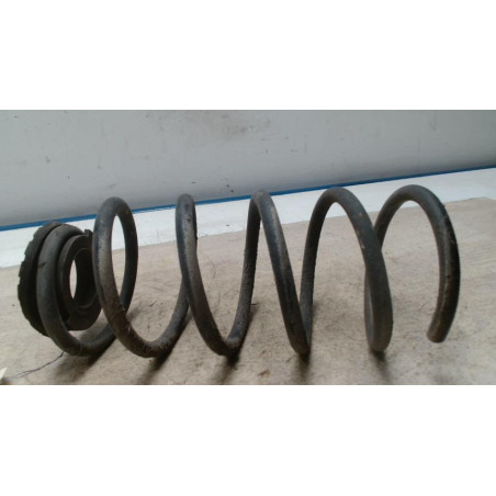Ressort de suspension arriere droit OPEL CORSA D PHASE 1 d’occasion