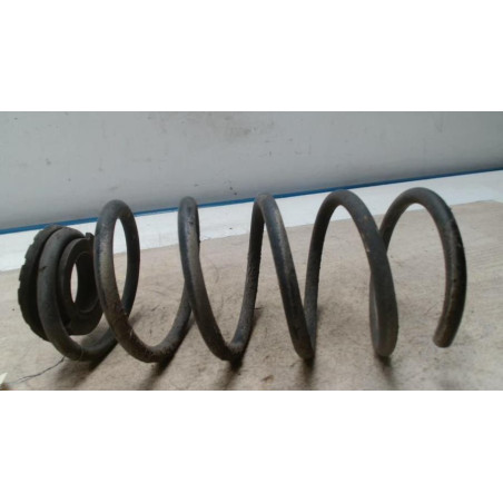 Ressort de suspension arriere droit OPEL CORSA D PHASE 1 d’occasion