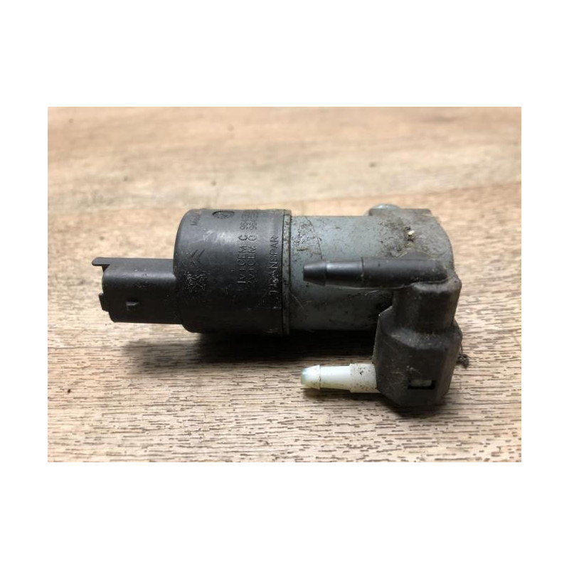 Pompe lave glace avant DACIA DUSTER 1 PHASE 2 d’occasion
