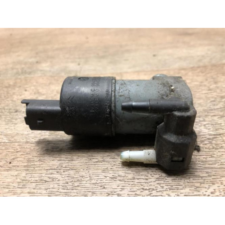 Pompe lave glace avant DACIA DUSTER 1 PHASE 2 d’occasion