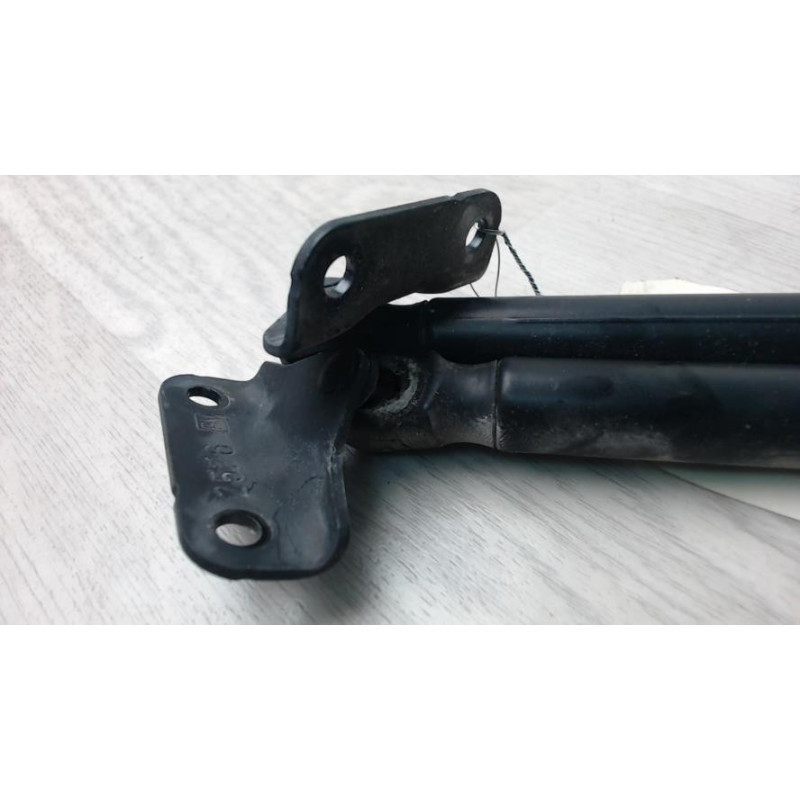 Verin de coffre OPEL CORSA D PHASE 1 d’occasion