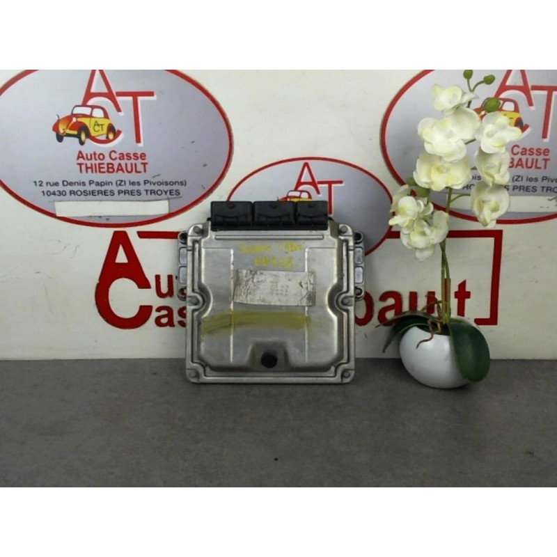 Calculateur moteur RENAULT  d’occasion