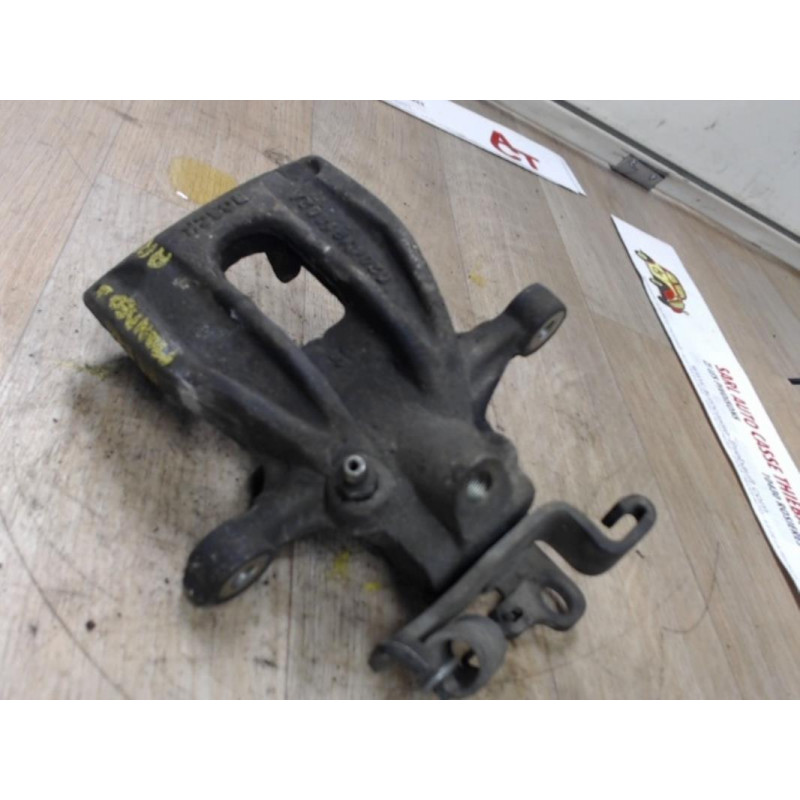 Etrier arriere droit (freinage) FORD  d’occasion