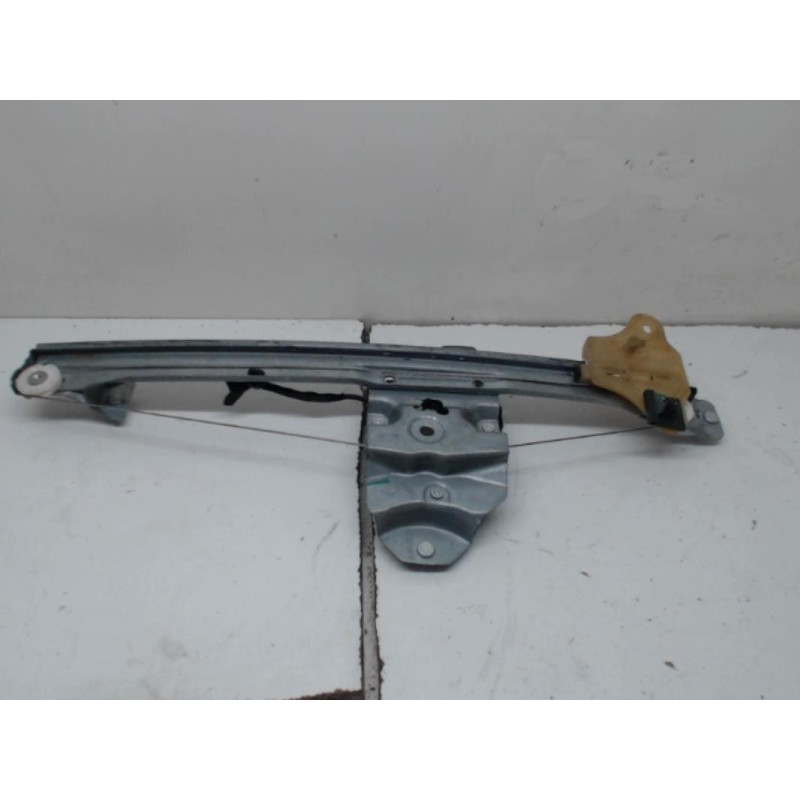 Leve vitre electrique avant droit RENAULT CLIO 4 PHASE 1 d’occasion
