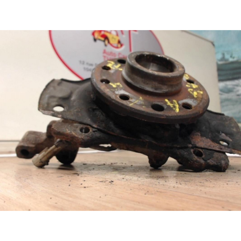 Fusee avant gauche OPEL  d’occasion