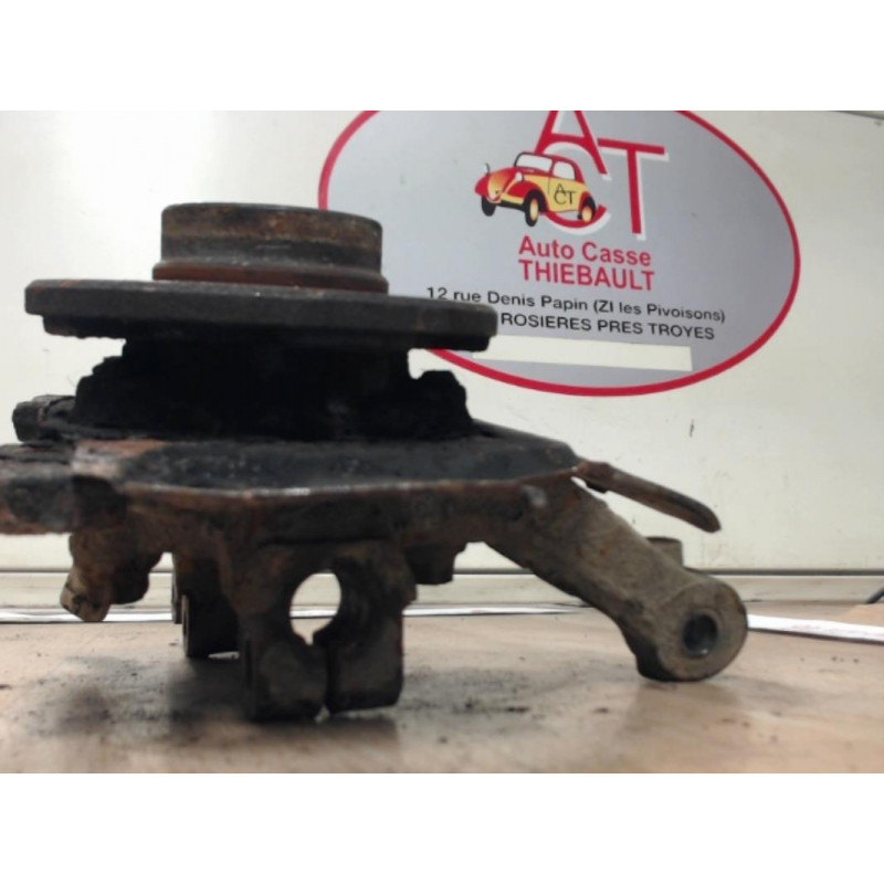 Fusee avant gauche OPEL  d’occasion
