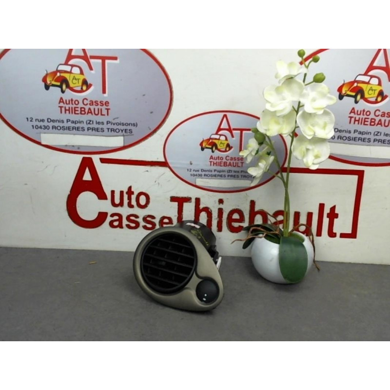Aerateur tableau de bord RENAULT CLIO III PHASE 1 d’occasion