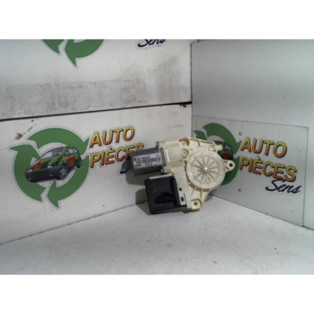 Moteur leve vitre arriere droit RENAULT MEGANE 3 PHASE 2 BREAK d’occasion