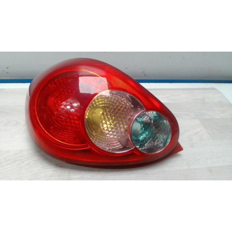 Enjoliveur de feu arriere droit TOYOTA AYGO 1 PHASE 1 d’occasion