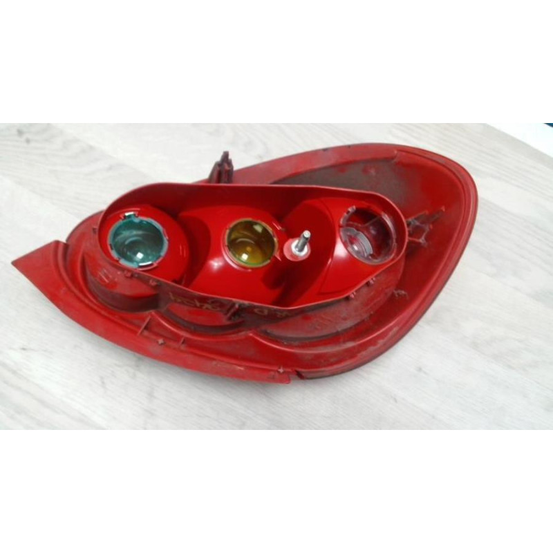 Enjoliveur de feu arriere droit TOYOTA AYGO 1 PHASE 1 d’occasion