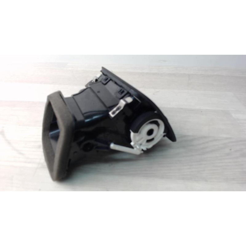 Aerateur tableau de bord avant droit VOLKSWAGEN POLO 5 PHASE 2 d’occasion