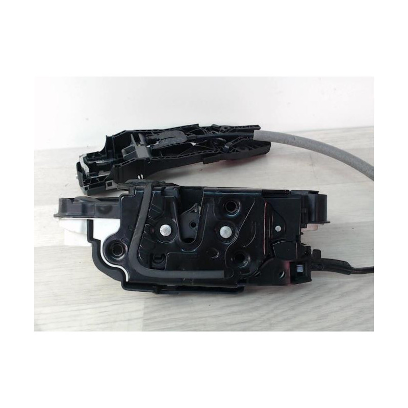Serrure avant gauche VOLKSWAGEN POLO 5 PHASE 2 d’occasion
