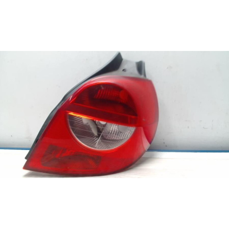 Feu arriere principal droit (feux) RENAULT CLIO 3 PHASE 1 d’occasion