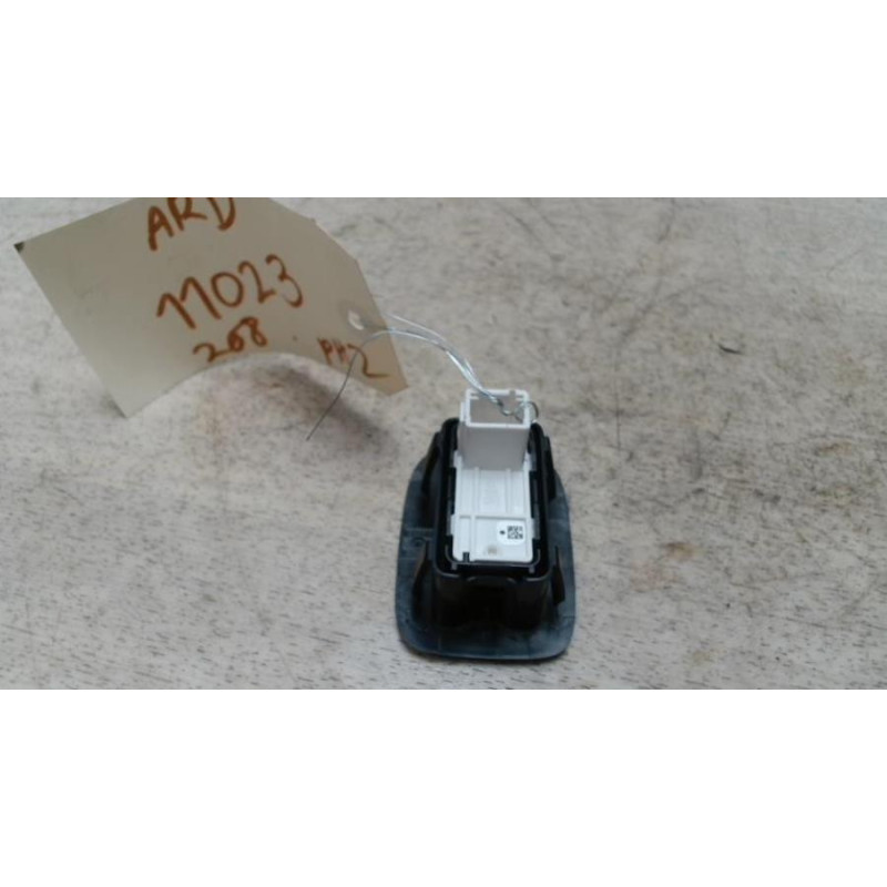 Interrupteur de leve vitre arriere droit PEUGEOT 208 1 PHASE 2 d’occasion