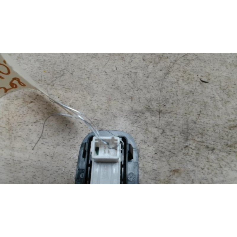 Interrupteur de leve vitre arriere droit PEUGEOT 208 1 PHASE 2 d’occasion
