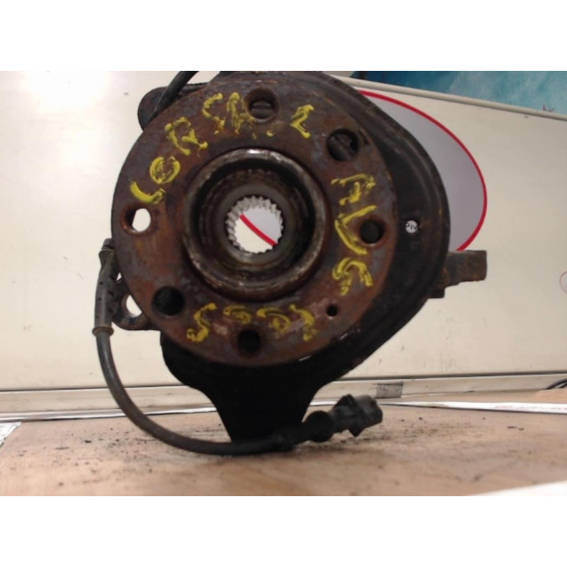 Fusee avant gauche OPEL CORSA (C) PHASE 1 d’occasion