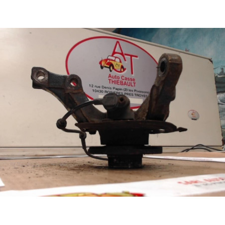 Fusee avant gauche OPEL CORSA (C) PHASE 1 d’occasion