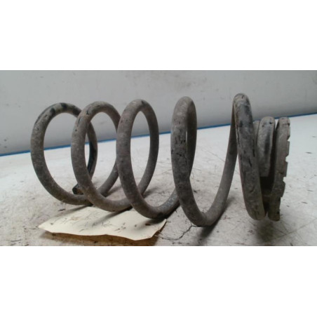 Ressort de suspension arriere droit OPEL CORSA D PHASE 1 d’occasion
