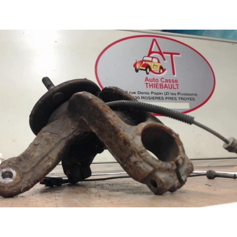 Fusee avant gauche FORD  d’occasion