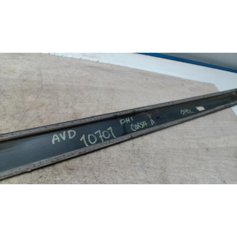 Baguette de porte avant droite OPEL CORSA D PHASE 1 d’occasion
