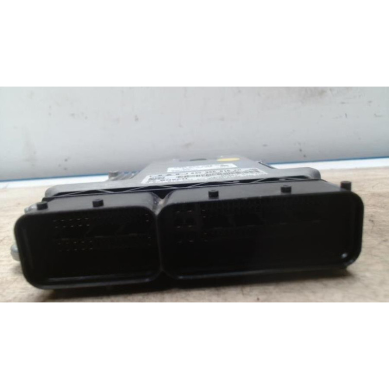 Calculateur moteur AUDI A4 2 PHASE 2 d’occasion