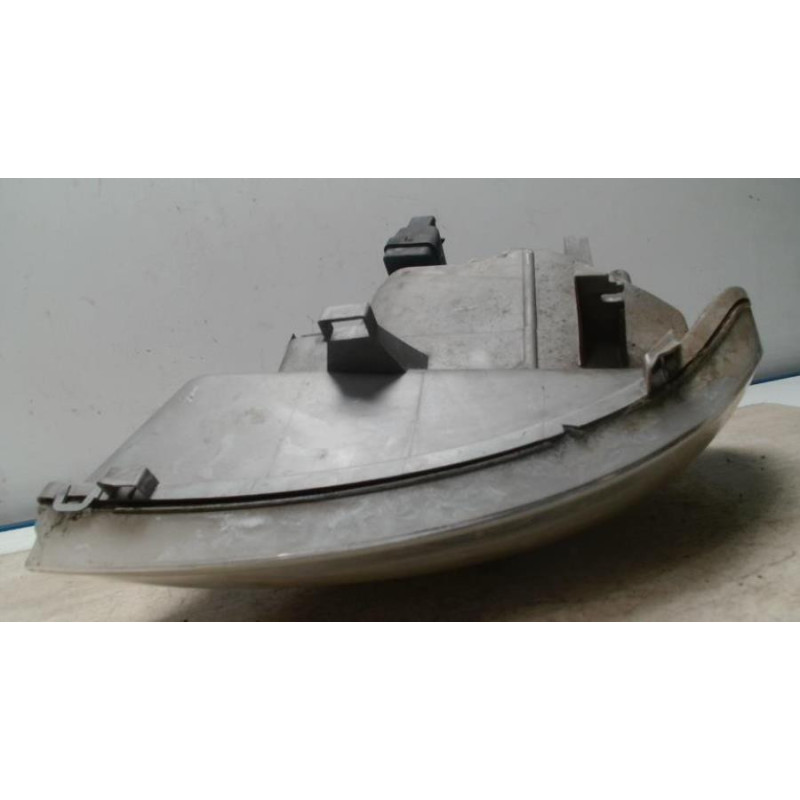 Optique avant principal droit (feux)(phare) RENAULT TRAFIC 2 PHASE 1 d’occasion