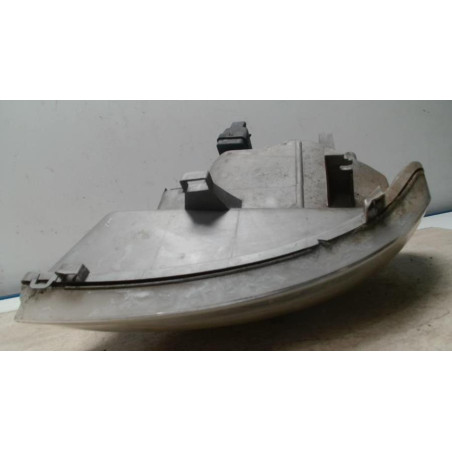 Optique avant principal droit (feux)(phare) RENAULT TRAFIC 2 PHASE 1 d’occasion