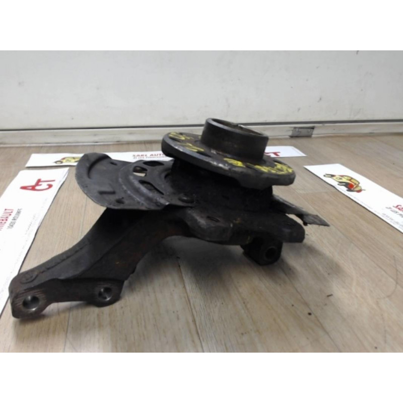 Fusee avant gauche OPEL VECTRA (B) BERLINE d’occasion