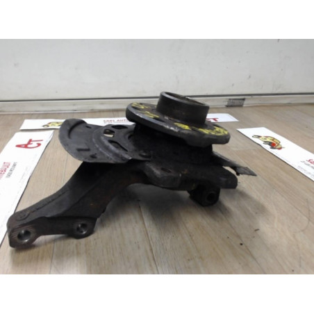 Fusee avant gauche OPEL VECTRA (B) BERLINE d’occasion