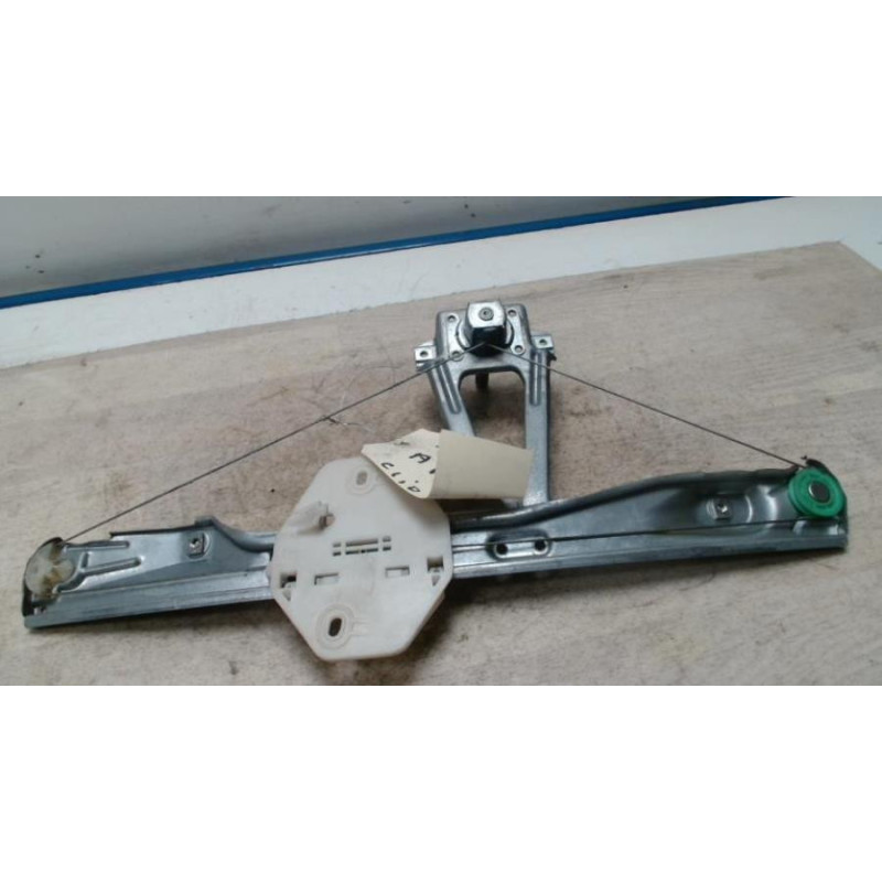 Leve vitre mecanique arriere gauche RENAULT CLIO 2 PHASE 2 d’occasion