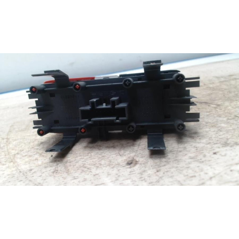 Bouton de warning RENAULT SCENIC 2 PHASE 2 d’occasion