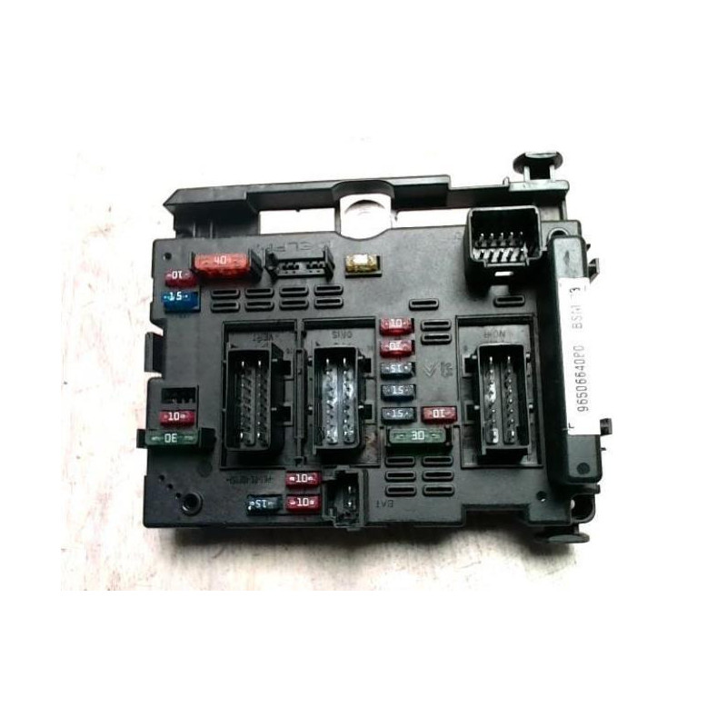 Boitier servitude moteur (BSM) PEUGEOT 206 PHASE 1 d’occasion